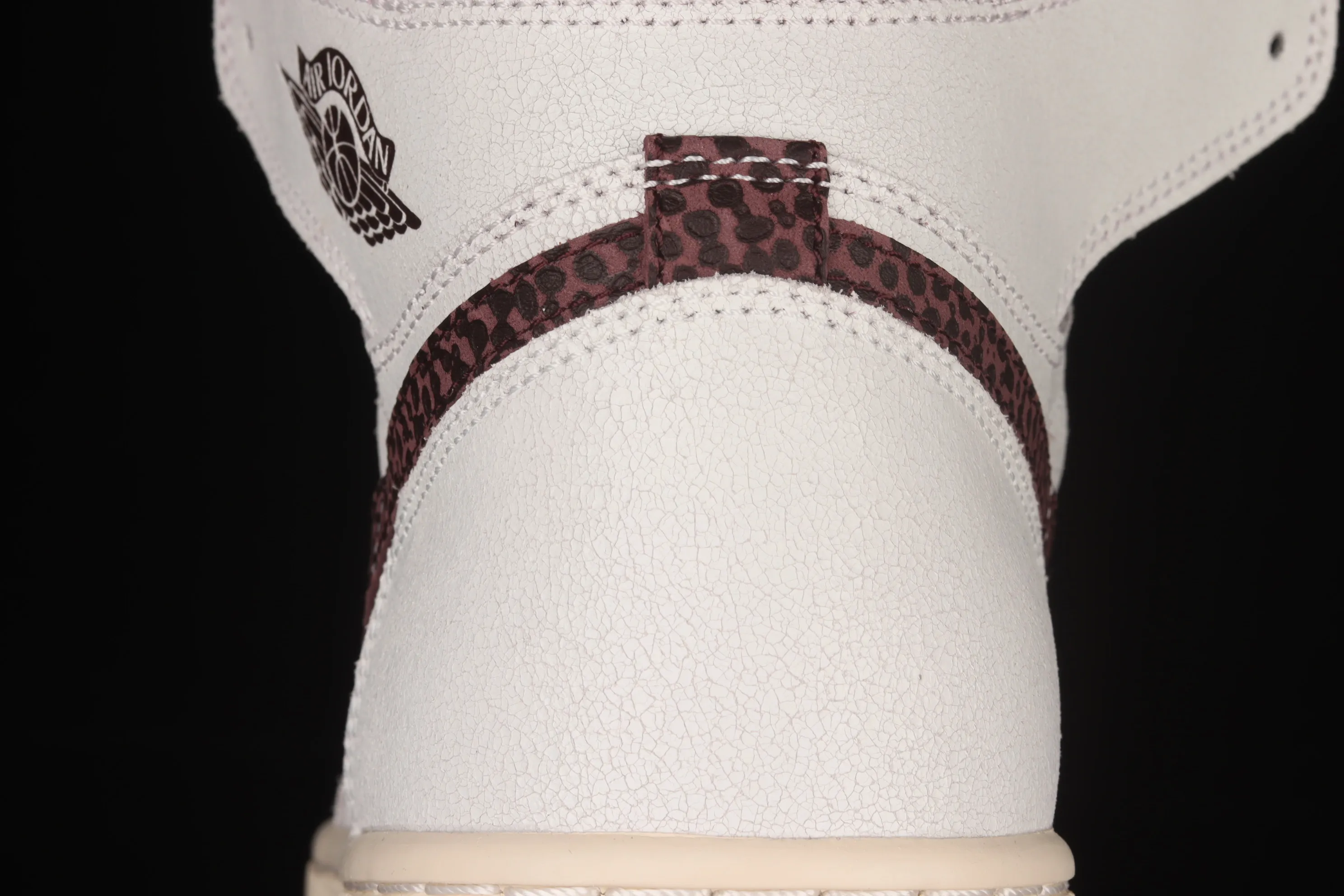 All categories Air Jordan Jordan series basketball shoes Air Jordan 1 High X version A Ma Maniere x Air Jordan 1 High OG AJ1 Joe 1 joint model snakeskin pattern high-top basketball shoes DO7097-100